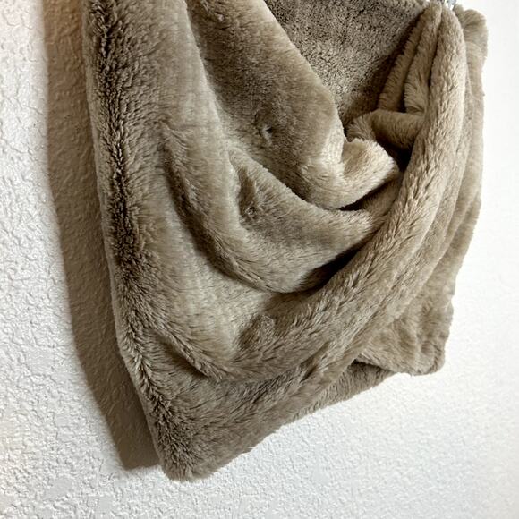Anthropologie Sleeping on Snow Infinity Twisted Fuzzy Scarf in Heathered Gray - Picture 3 of 5
